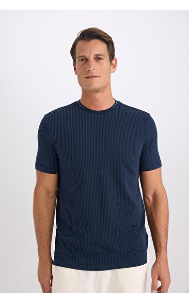 DeFacto Slim Fit Dar Kesim Bisiklet Yaka Kısa Kollu Krinkıl Tişört D7225AX25SPNV64