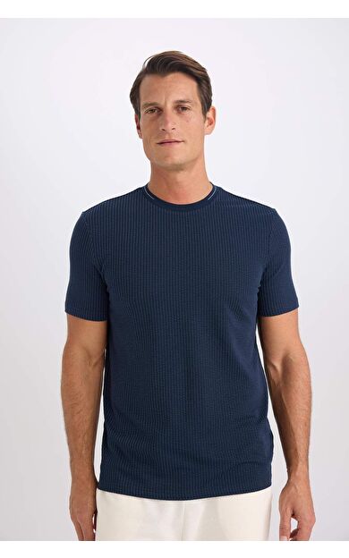 DeFacto Slim Fit Dar Kesim Bisiklet Yaka Kısa Kollu Krinkıl Tişört D7225AX25SPNV64