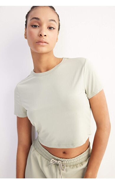 DeFactoFit Crop Top Bisiklet Yaka Basic Düz Sporcu Kısa Kollu Tişört D7295AX25SPKH513