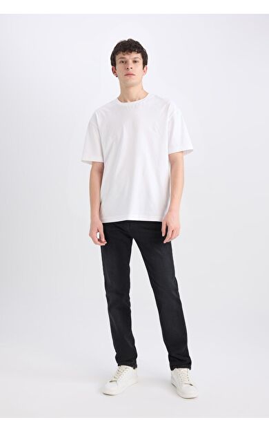 DeFacto Sergio Regular Fit Normal Kalıp Normal Bel Boru Paça Jean Pantolon D7335AX25SPNM40