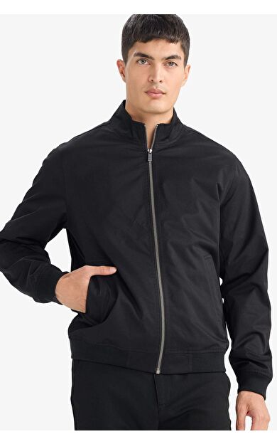 Slim Fit Dar Kesim Dik Yaka Astarlı Fermuarlı Mont