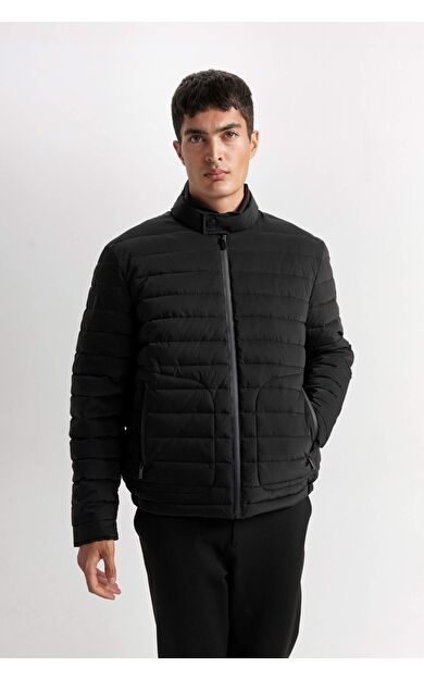 DeFacto Slim Fit Dar Kesim Dik Yaka Fermuarlı Mont D7497AX25SPBK27
