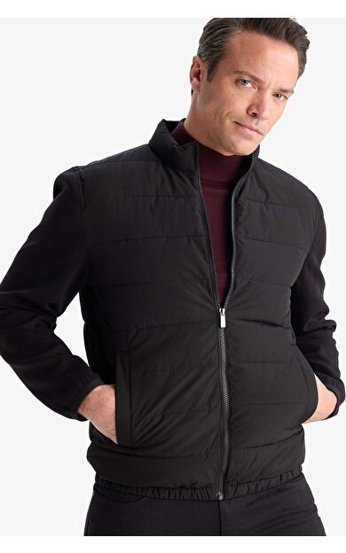 Slim Fit Dar Kesim Dik Yaka Lastikli ve Fermuarlı Su Geçirmez Mont D7532AX25AUBK27
