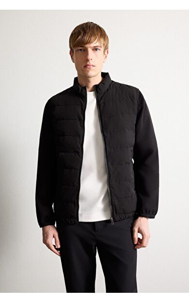 DeFacto Slim Fit Dar Kesim Dik Yaka Lastikli ve Fermuarlı Su Geçirmez Mont D7532AX25SPBK27