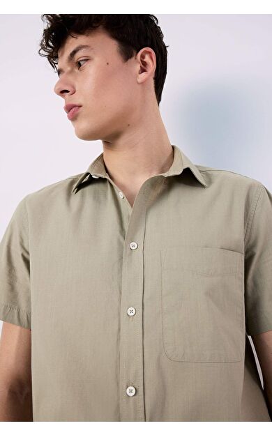 DeFacto Regular Fit Polo Yaka Basic Düz Kısa Kollu Gömlek D7551AX25SPKH404