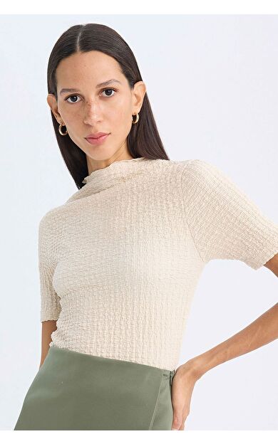 DeFacto Slim Fit Yarım Balıkçı Yaka Bürümcük Kısa Kollu Tişört