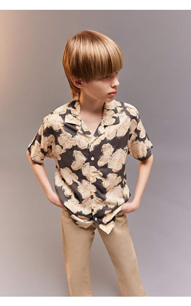 DeFacto Erkek Çocuk Oversize Geniş Kalıp Polo Yaka Viskon Desenli Kısa Kollu Gömlek