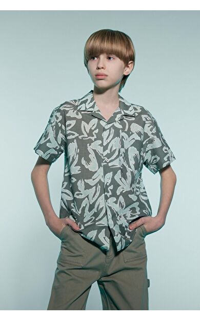 DeFacto Erkek Çocuk Oversize Geniş Kalıp Polo Yaka Kısa Kollu Gömlek D7779A825SMKH430
