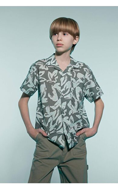 DeFacto Erkek Çocuk Oversize Geniş Kalıp Polo Yaka Kısa Kollu Gömlek D7779A825SMKH430