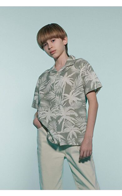 DeFacto Erkek Çocuk Oversize Geniş Kalıp Polo Yaka Palmiye Desenli Kısa Kollu Gömlek