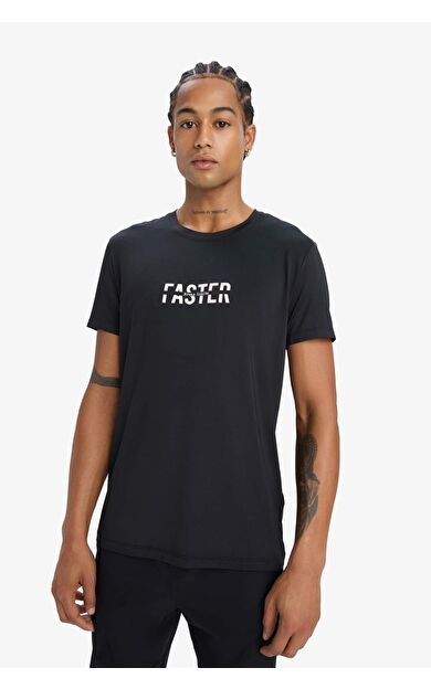 DeFactoFit Slim Fit Dar Kesim Bisiklet Yaka Baskılı Sporcu Kısa Kollu Tişört D7811AX25SPBK81