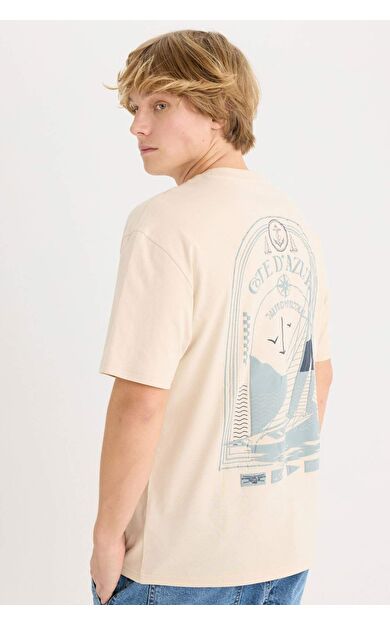 DeFacto Boxy Fit Bisiklet Yaka Sırt Baskılı Kısa Kollu Tişört D7815AX25SPBG702