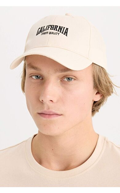 DeFacto Erkek Etiket Baskılı Dokuma Beyzbol Basketbol Şapkası D7820AX25SMBG26