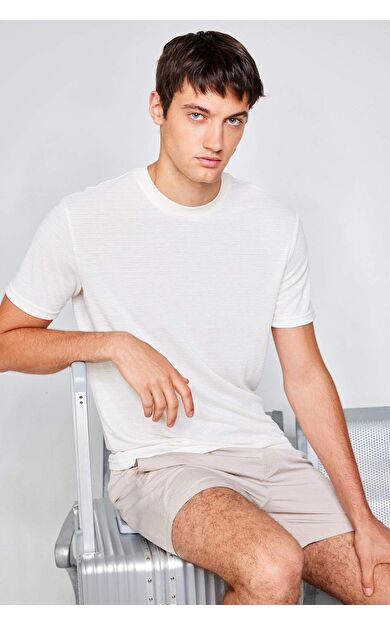 DeFacto New Regular Fit Bisiklet Yaka Kısa Kollu Jakarlı Tişört D7891AX25SPWT46