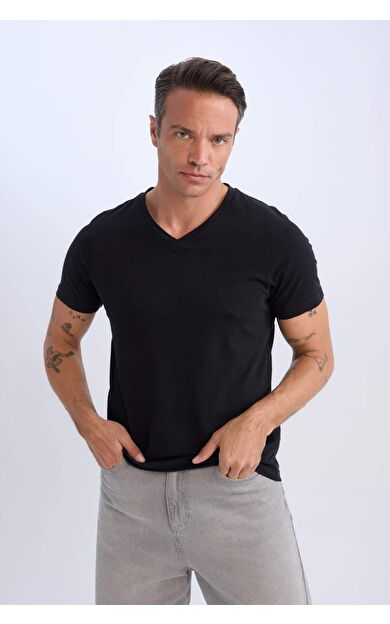 DeFacto New Regular Fit V Yaka Basic Düz Kısa Kollu Tişört D7938AX25SPBK81