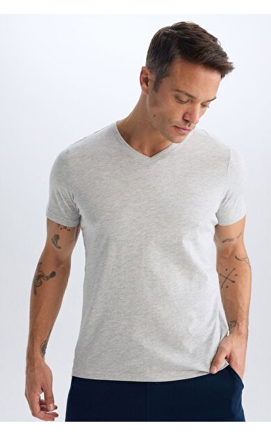 DeFacto New Regular Fit V Yaka Basic Düz Kısa Kollu Tişört D7938AX25SPGR210