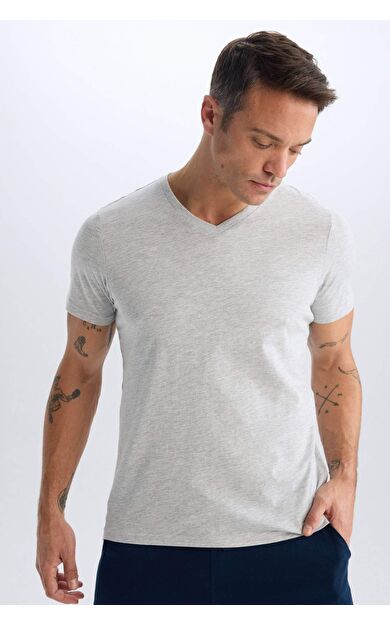 DeFacto New Regular Fit V Yaka Basic Düz Kısa Kollu Tişört D7938AX25SPGR210