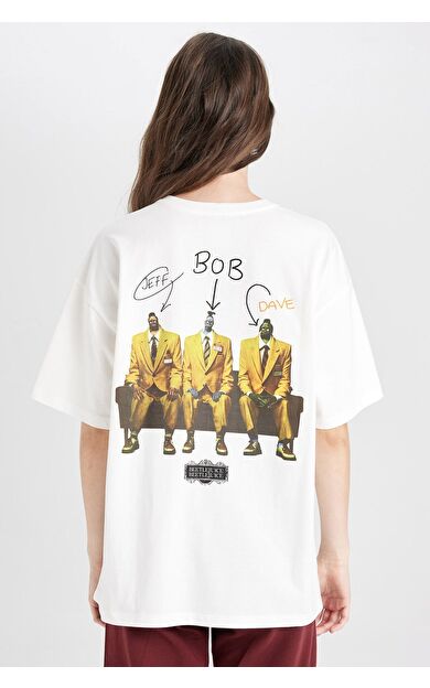 DeFacto Coool Beetlejuice Oversize Fit Geniş Kalıp Bisiklet Yaka Baskılı Kısa Kollu Tişört D8361AX24AUWT32