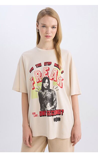 DeFacto Coool Beetlejuice Oversize Fit Geniş Kalıp Bisiklet Yaka Baskılı Kısa Kollu Tişört D8372AX24AUER37