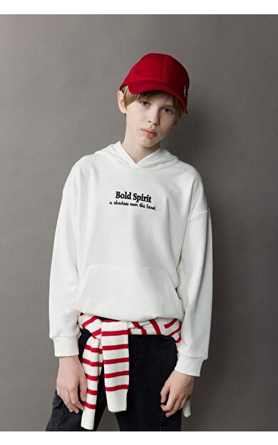 DeFacto Erkek Çocuk Oversize Geniş Kalıp Kapüşonlu Nakışlı Sweatshirt