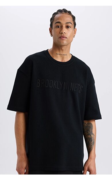 DeFacto DeFactoFit NBA Brooklyn Nets Oversize Geniş Kalıp Bisiklet Yaka Sporcu Kısa Kollu Waffle Tişört