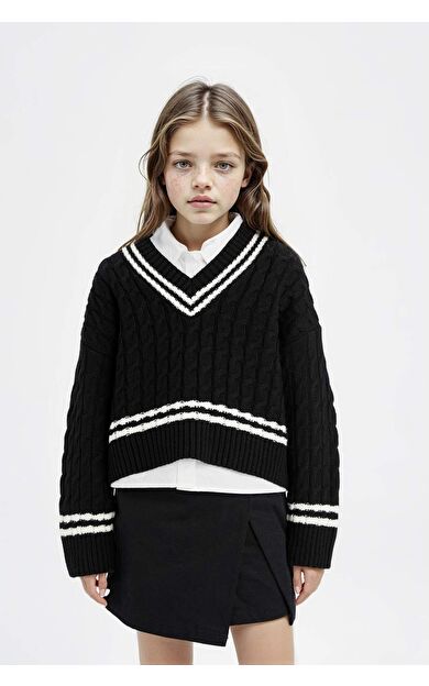 DeFacto Kız Çocuk Regular Fit V Yaka Kazak D8557A8NSBK27