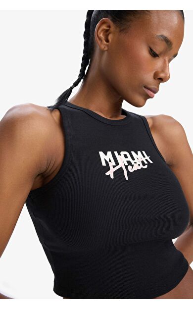 DeFactoFit NBA Miami Heat Crop Top Bisiklet Yaka Fitilli Kaşkorse Sporcu Atlet