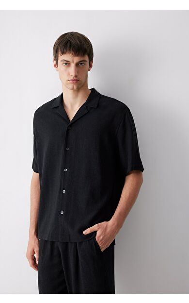 DeFacto Relax Fit Polo Yaka Pamuklu Yazlık Kısa Kollu Gömlek D8875AX25SMBK81