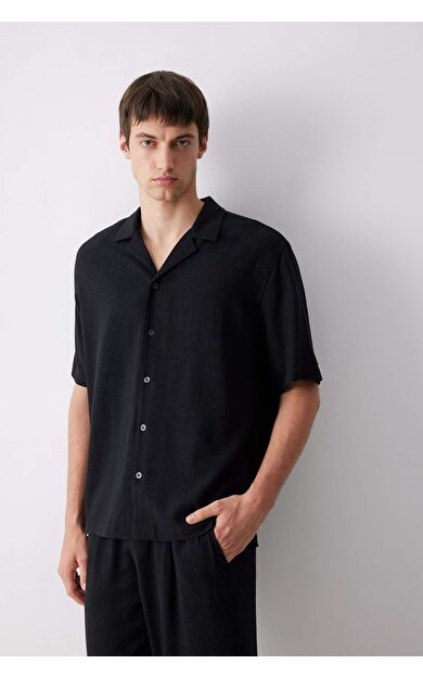 DeFacto Relax Fit Polo Yaka Pamuklu Yazlık Kısa Kollu Gömlek D8875AX25SMBK81