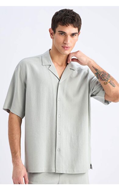 DeFacto Relax Fit Polo Yaka Pamuklu Yazlık Kısa Kollu Gömlek D8875AX25SMKH514