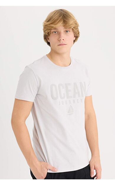 DeFacto Slim Fit Dar Kesim Bisiklet Yaka Baskılı Kısa Kollu Tişört D9354AX25SPGR184