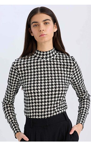 DeFacto Slim Fit Dar Kesim Yarım Balıkçı Yaka Kazayağı Casual Bürümcük Uzun Kollu Tişört