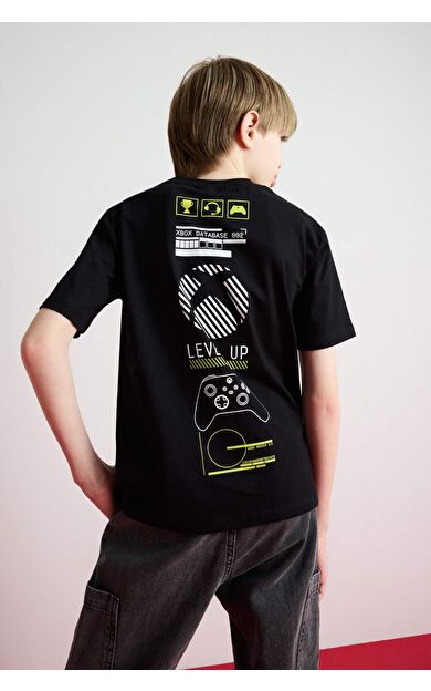 DeFacto Erkek Çocuk Xbox New Regular Fit Bisiklet Yaka Kısa Kollu Tişört D9562A825SMBK81