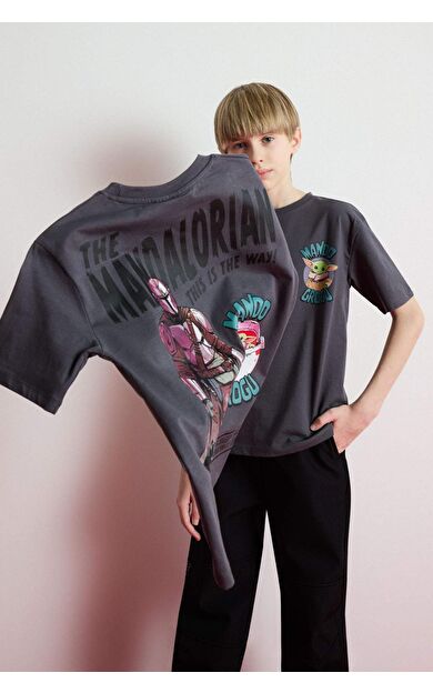 DeFacto Erkek Çocuk Star Wars-Mandalorian Bisiklet Yaka Kısa Kollu Tişört