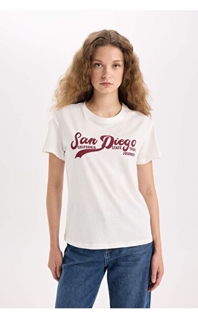 DeFacto Regular Fit Bisiklet Yaka Baskılı Kısa Kollu Tişört D9598AX25SMWT32