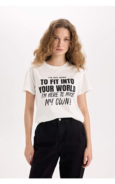 DeFacto Regular Fit Bisiklet Yaka Baskılı Kısa Kollu Tişört D9599AX25SMWT32