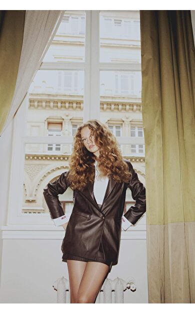 Sorbe x DeFacto Oversize Fit Geniş Kalıp Ceket Yaka Suni Deri Düğmeli Blazer Ceket