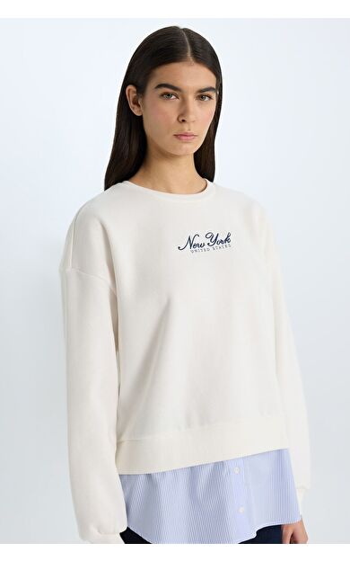 DeFacto Kadın Relax Fit Bisiklet Yaka Etek Ucu Detaylı Baskılı Kalın Casual Sweatshirt