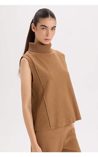 DeFacto Regular Fit Balıkçı Yaka Kolsuz Bluz