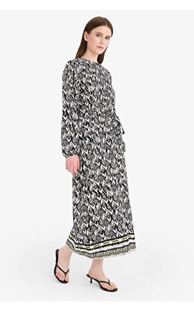 Regular Fit Bisiklet Yaka Desenli Uzun Kollu Kuşaklı Maxi Elbise