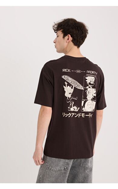 DeFacto Rick and Morty Boxy Fit Bisiklet Yaka Sırt Baskılı Kısa Kollu Tişört D9843AX25SPBN337
