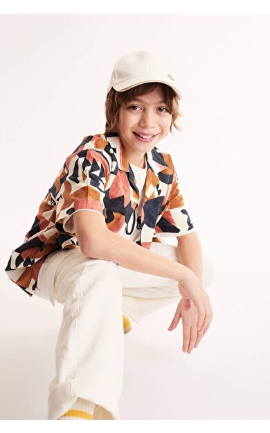 DeFacto Erkek Çocuk Oversize Geniş Kalıp Desenli Kısa Kollu Gömlek