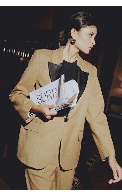 Sorbe x DeFacto Oversize Fit Geniş Kalıp Ceket Yaka Suni Deri Detaylı Düğme Kapamalı Blazer Ceket