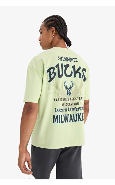 DeFactoFit NBA Milwaukee Bucks Oversize Geniş Kalıp Bisiklet Yaka Sırt Baskılı Kısa Kollu Tişört