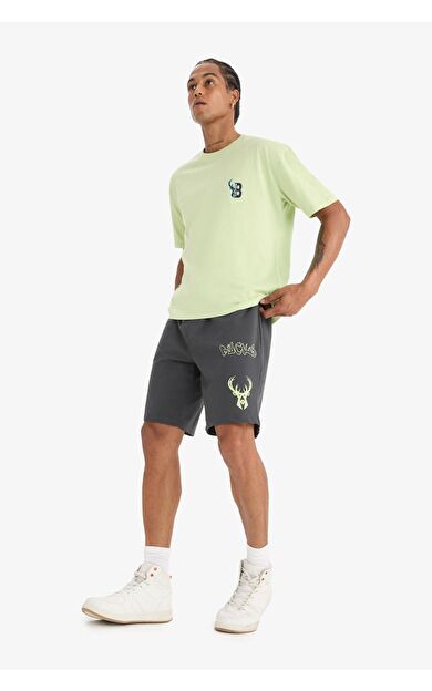 DeFacto DeFactoFit NBA Milwaukee Bucks Standart Fit Kısa Paça Şort E0211AX25SPAR231