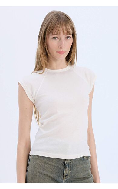 Slim Fit Dar Kesim Bisiklet Yaka Basic Düz Ribana Kısa Kollu Tişört