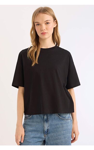 DeFacto Coool Loose Fit Bisiklet Yaka Basic Düz Kısa Kollu Tişört E0291AX25SMBK81