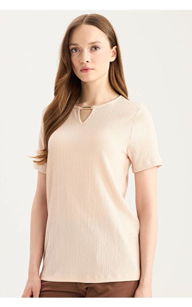 DeFacto Regular Fit Apaş Yaka Basic Düz Bürümcük Kısa Kollu Tişört E0325AX25SPPN70
