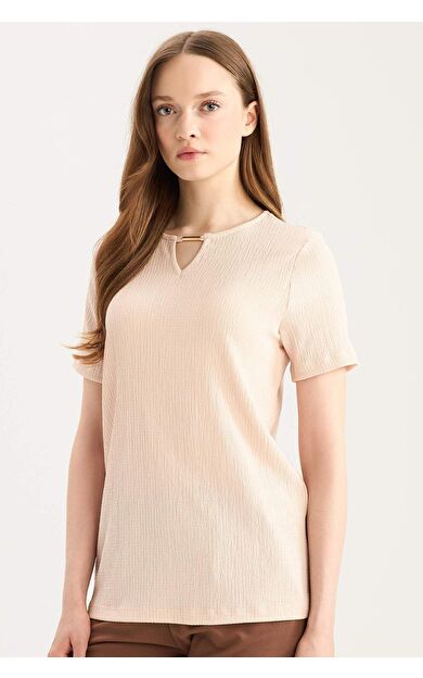 DeFacto Regular Fit Apaş Yaka Basic Düz Bürümcük Kısa Kollu Tişört E0325AX25SPPN70