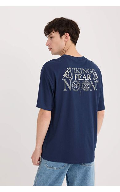 DeFacto Vikings Valhalla Boxy Fit Bisiklet Yaka Sırt Baskılı Kısa Kollu Tişört E0331AX25SPNV147